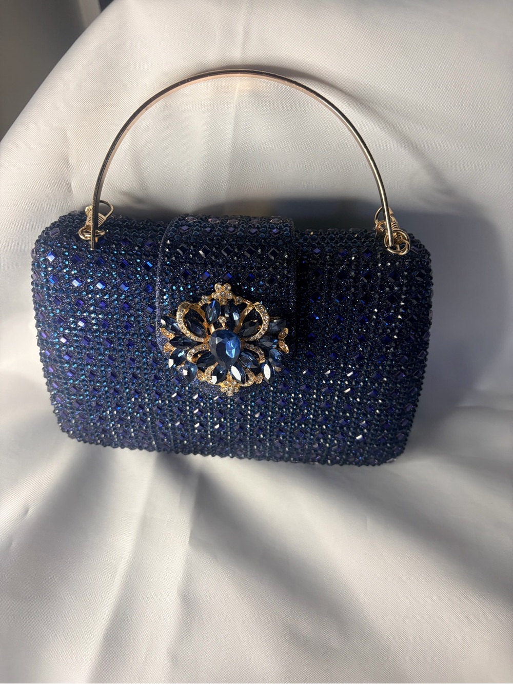 Elegant Navy Crystal Evening Bag with Gold Accents - Picture 3 of 9